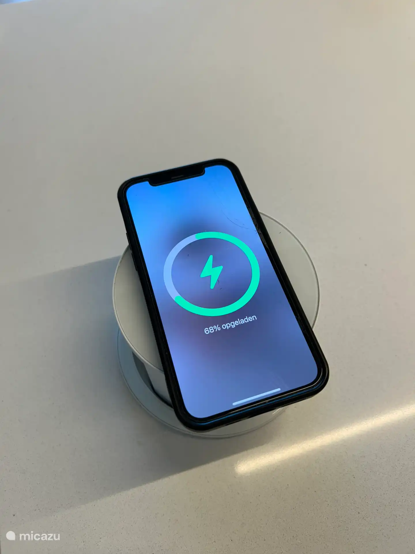 Wireless charging of your smartphone integrated into the kitchen worktop 