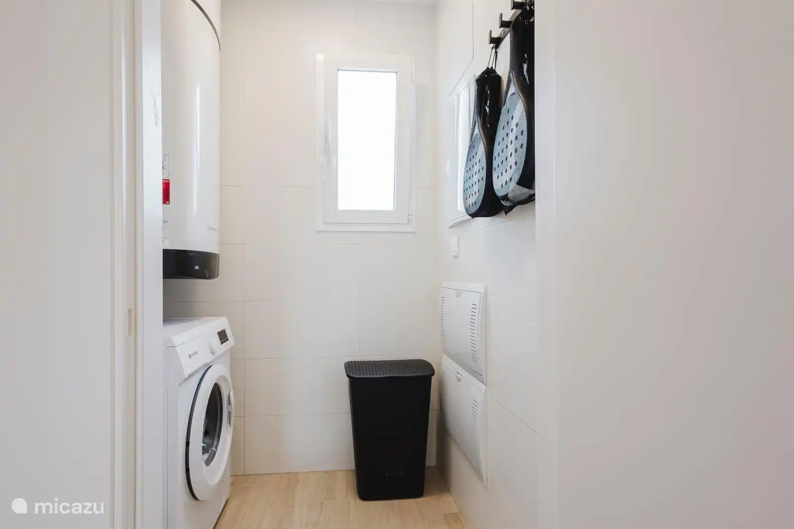 Wasmachine, strijkijzer/strijkplank en opslag