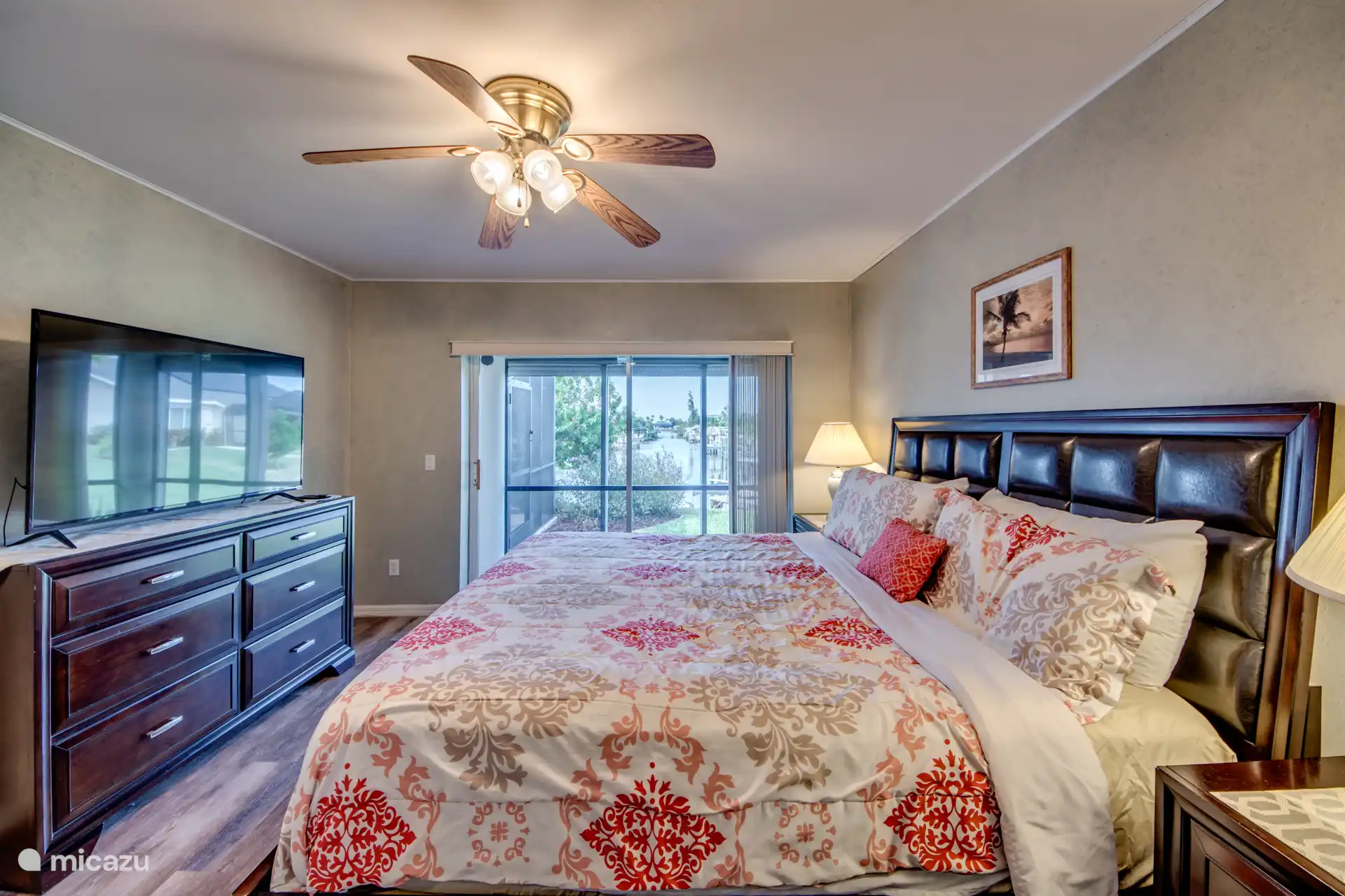 2. Schlafzimmer mit Kingsizebett