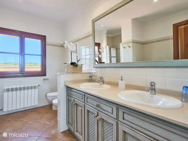 Villa Es Pujolet en España, Mallorca, Santanyí - finca baño