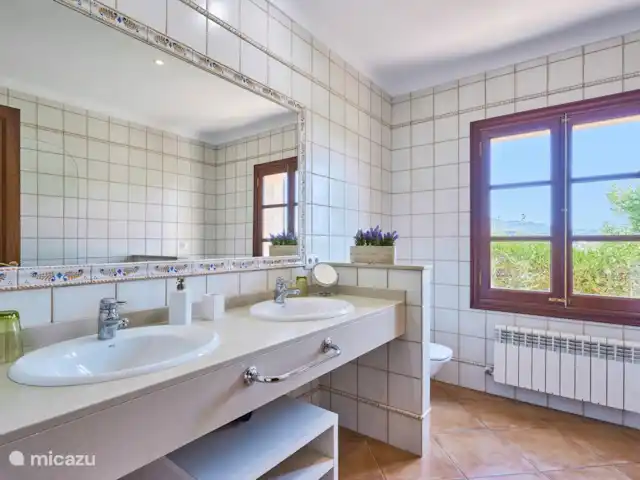 Villa Es Pujolet en España, Mallorca, Santanyí - finca baño
