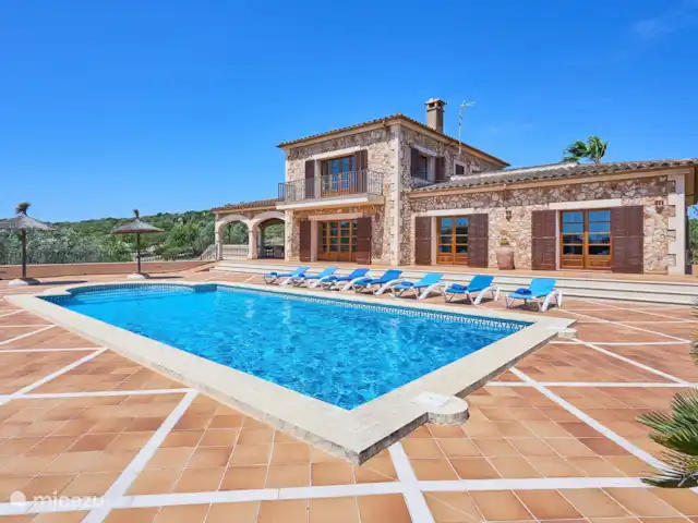 Villa Es Pujolet en España, Mallorca, Santanyí - finca Piscina y terraza