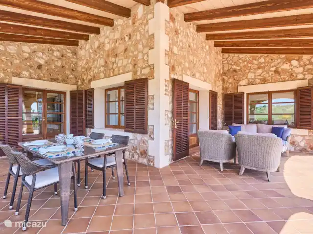 Villa Es Pujolet en España, Mallorca, Santanyí - finca veranda