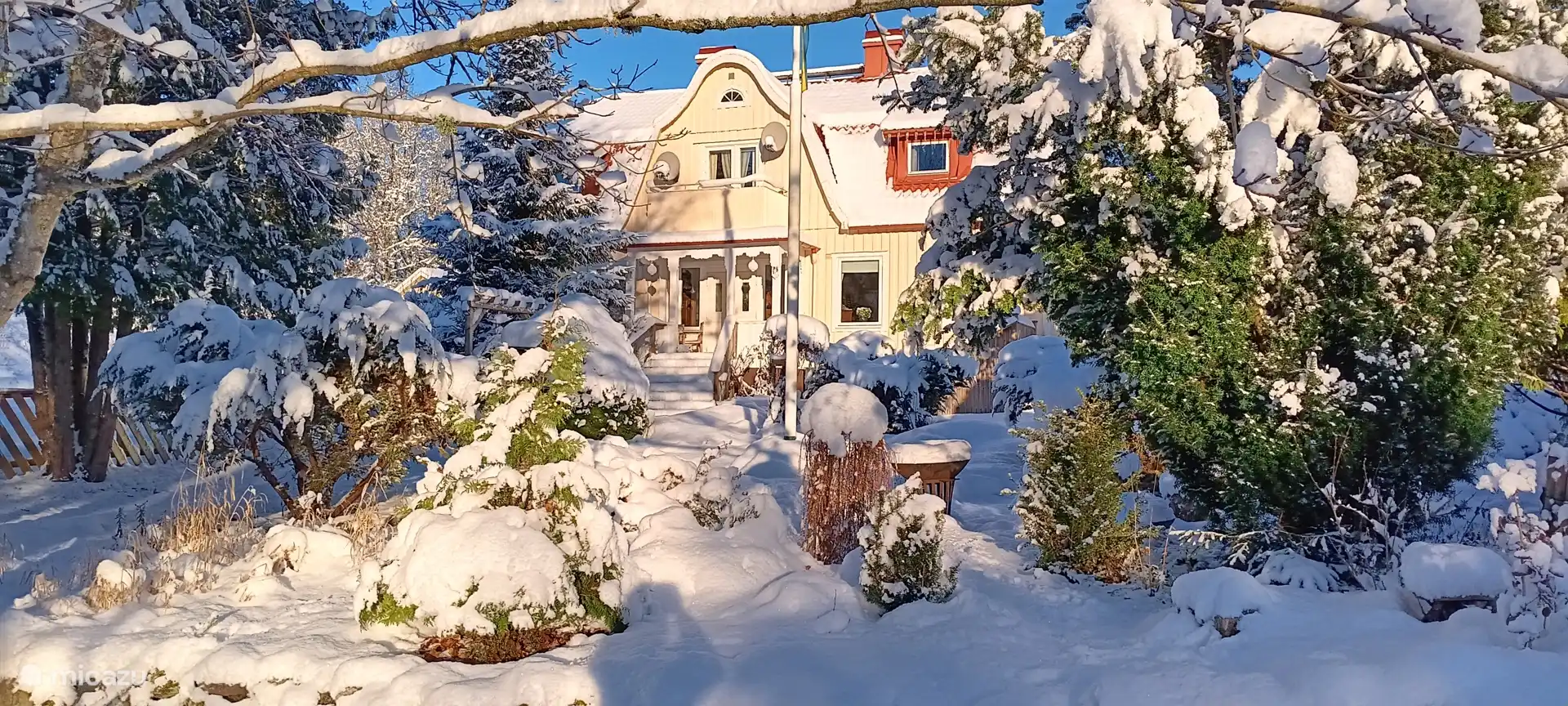 Winters plaatje van Hoefijzergårds Guesthouse.