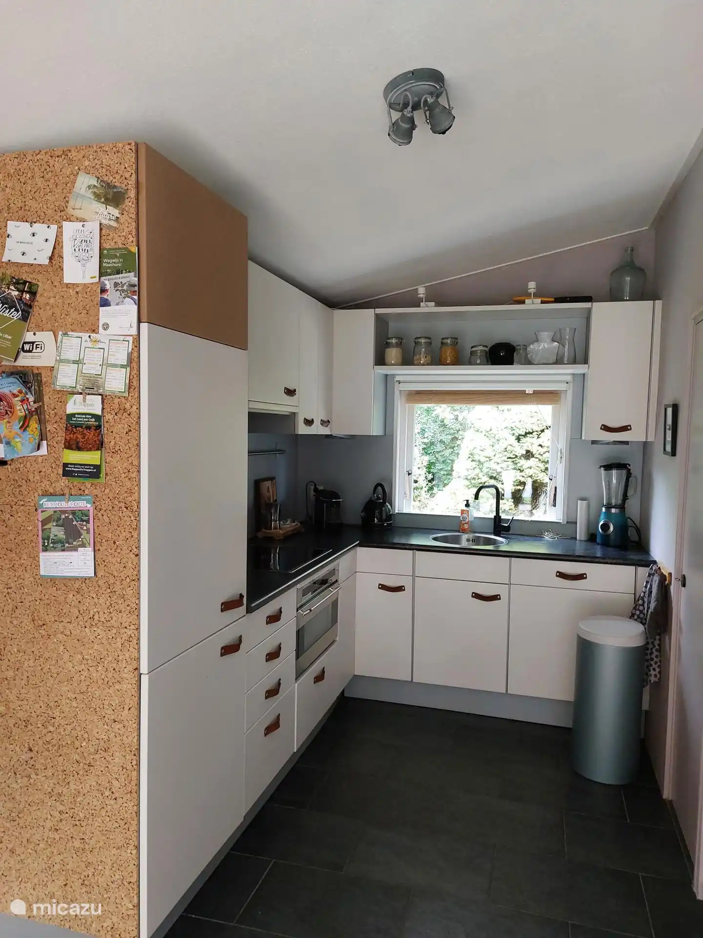 Küche mit allem ausgestattet