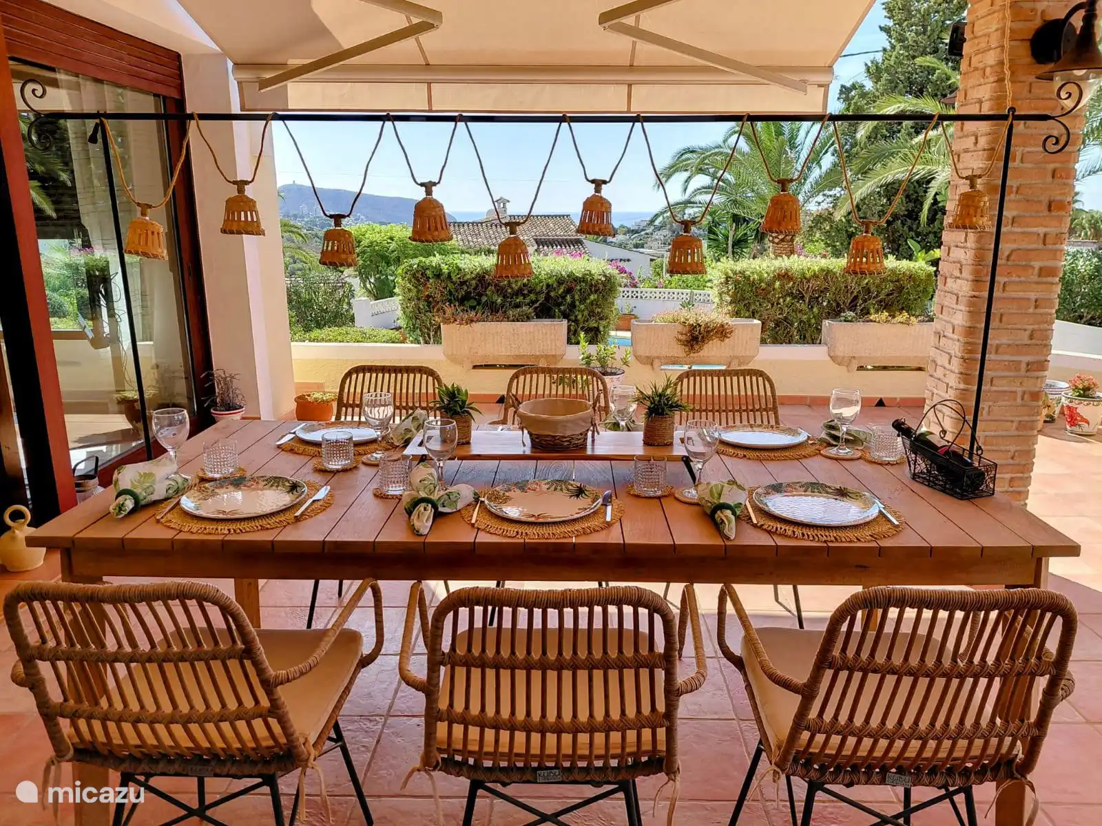 Cenas al aire libre en Villa Astoria