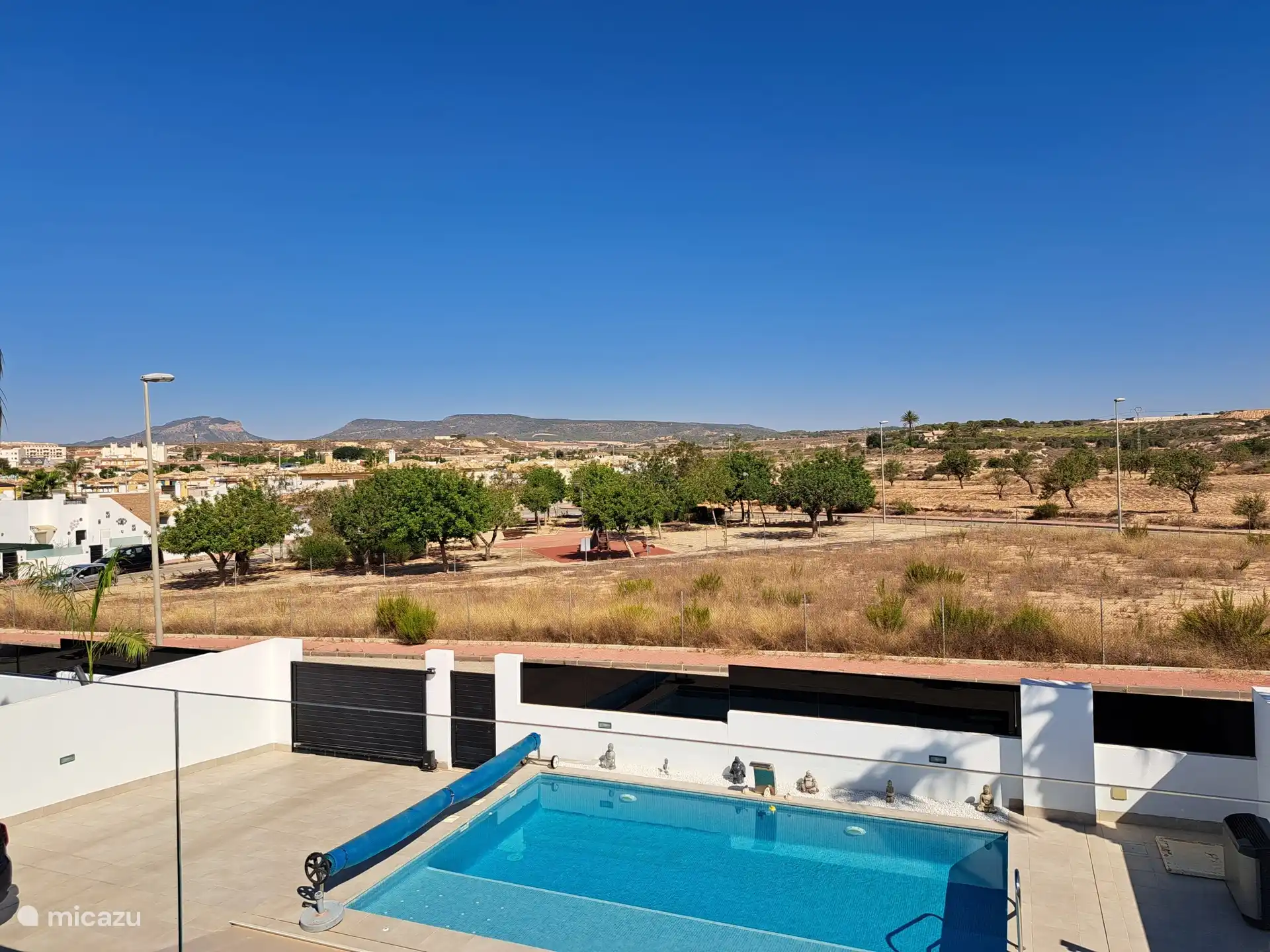 Uitzicht vanop balkon boven