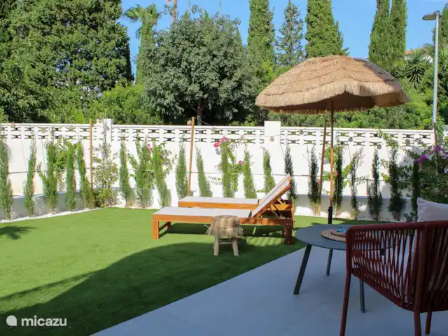 Casa Valentine huren in Spanje, Costa Blanca, Dénia - appartement Lekker even relaxen in de tuin van casa Valentine. De tuin loopt helemaal om het huis waardoor er altijd zon en schaduw is. Voor ieder wat wils.