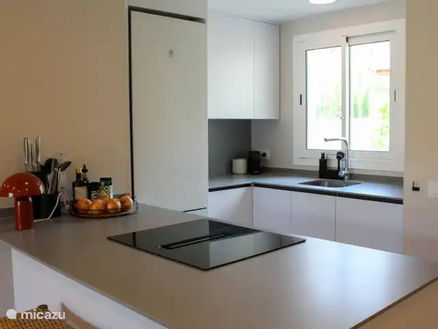 Casa Valentine huren in Spanje, Costa Blanca, Dénia - appartement De open keuken die van alle gemakken is voorzien. Zoals bij u zelf thuis.