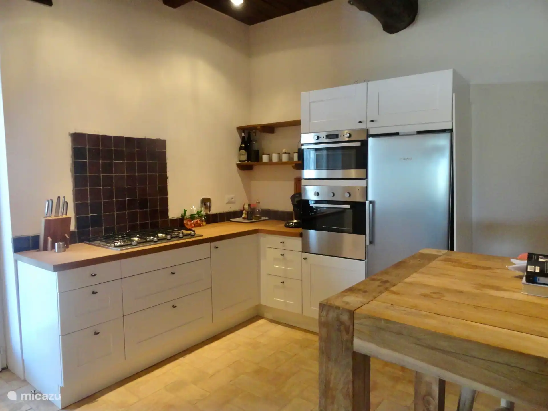 Very well equipped kitchen.