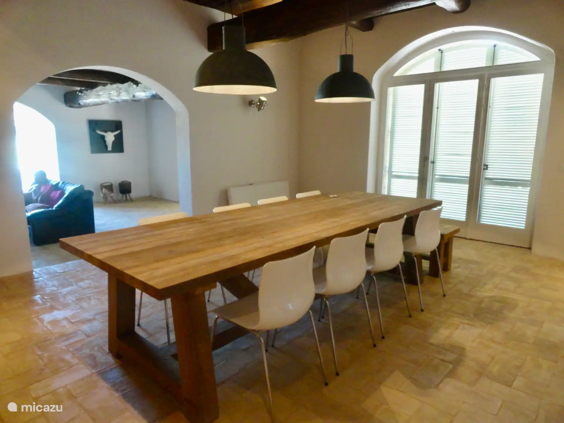 Spacious cozy dining room.