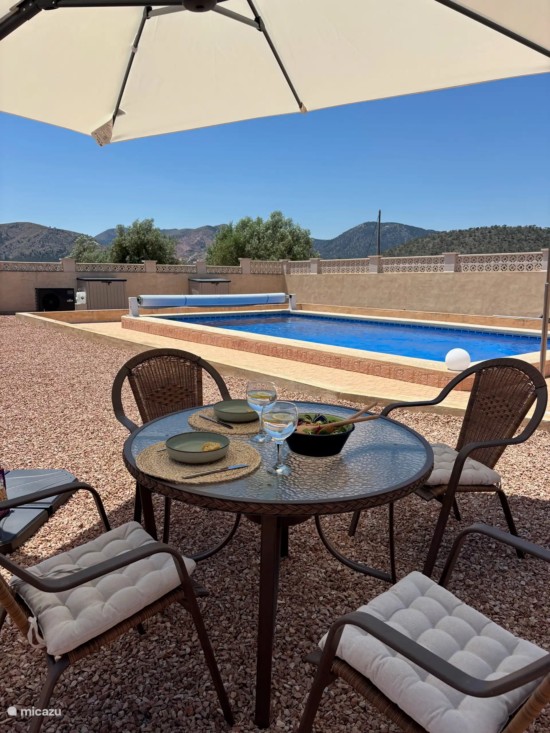 Mittagspause am Pool