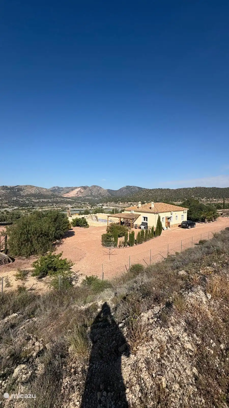 Genießen Sie einen weiten Blick über das Tal