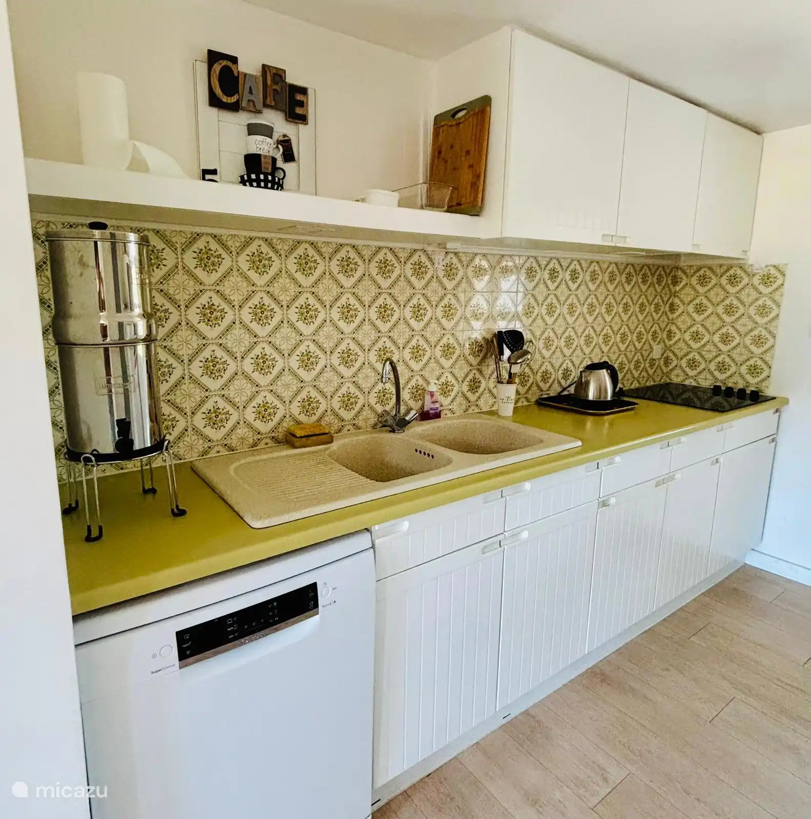 Ausgestattete Küche