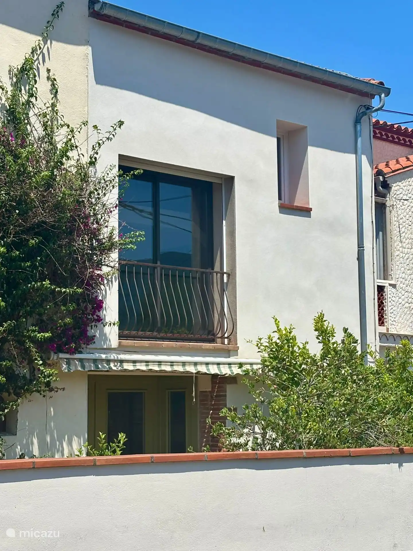 Vorderseite des Gehäuses