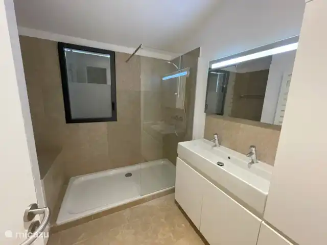 Maison Basilic Ventoux huren in Frankrijk, Vaucluse, Malaucène - vakantiehuis badkamer