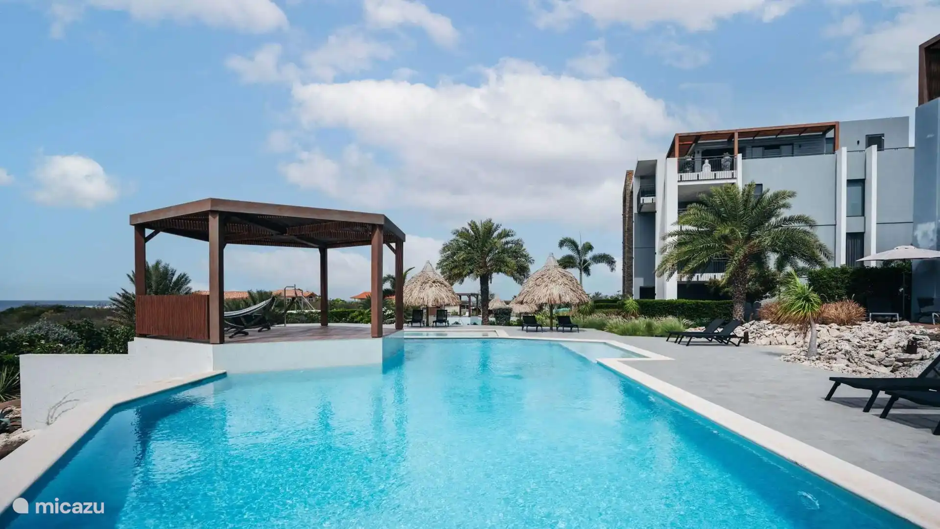 La piscina tiene nada menos que 26 metros de largo