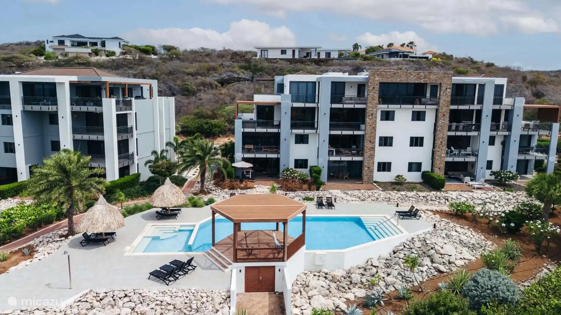 Resumen del complejo. Cada complejo de apartamentos tiene su propia piscina. Así que siempre tranquilo