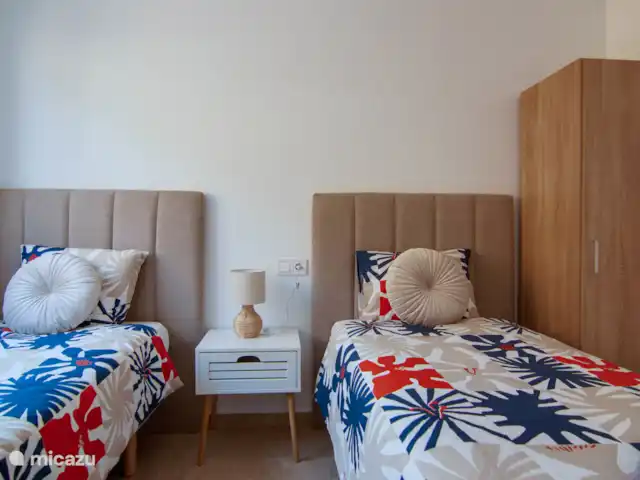 Calle San Enrique 3.2 | Espagne, Costa Cálida, Los Alcázares - appartement Chambre confortable avec deux lits séparés, parfaite pour un séjour confortable