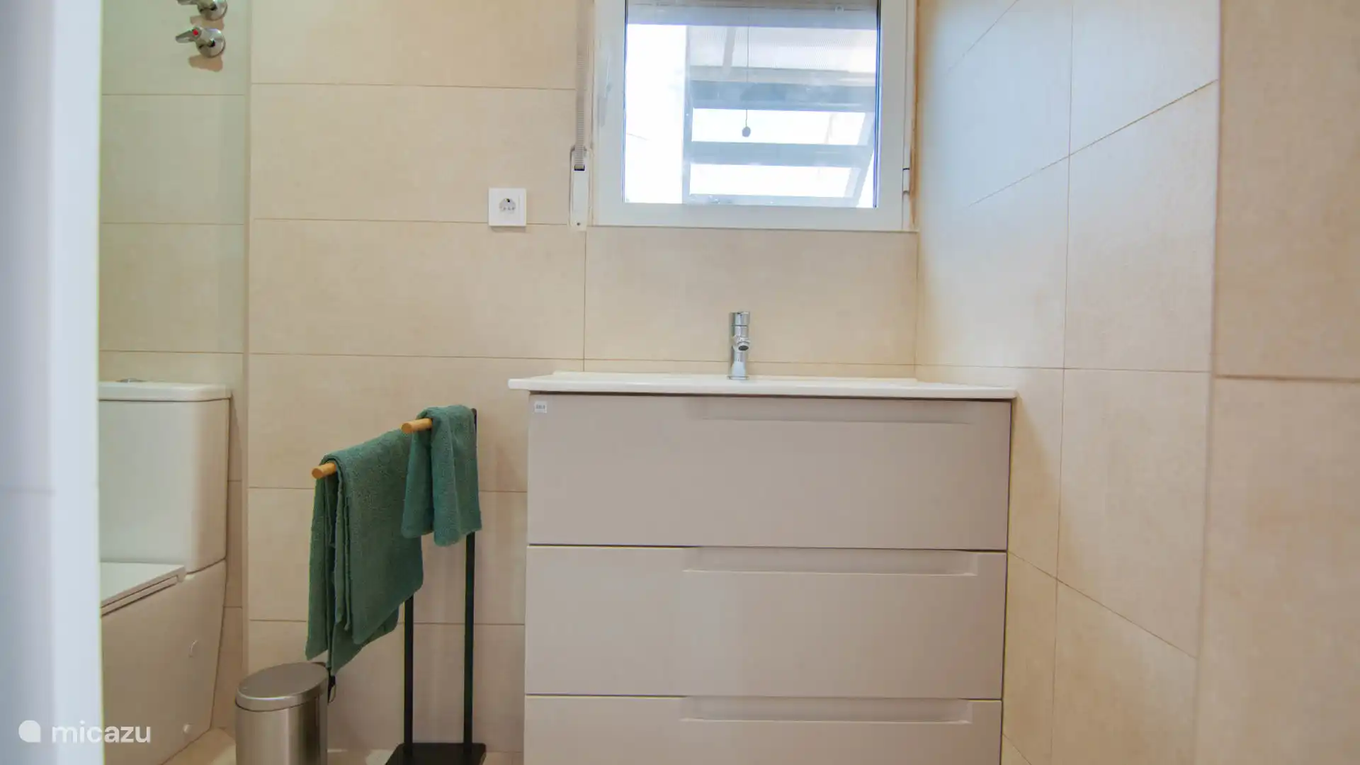 Brand new, modern bathroom with sleek finishes and all the comforts for a relaxed start to the day