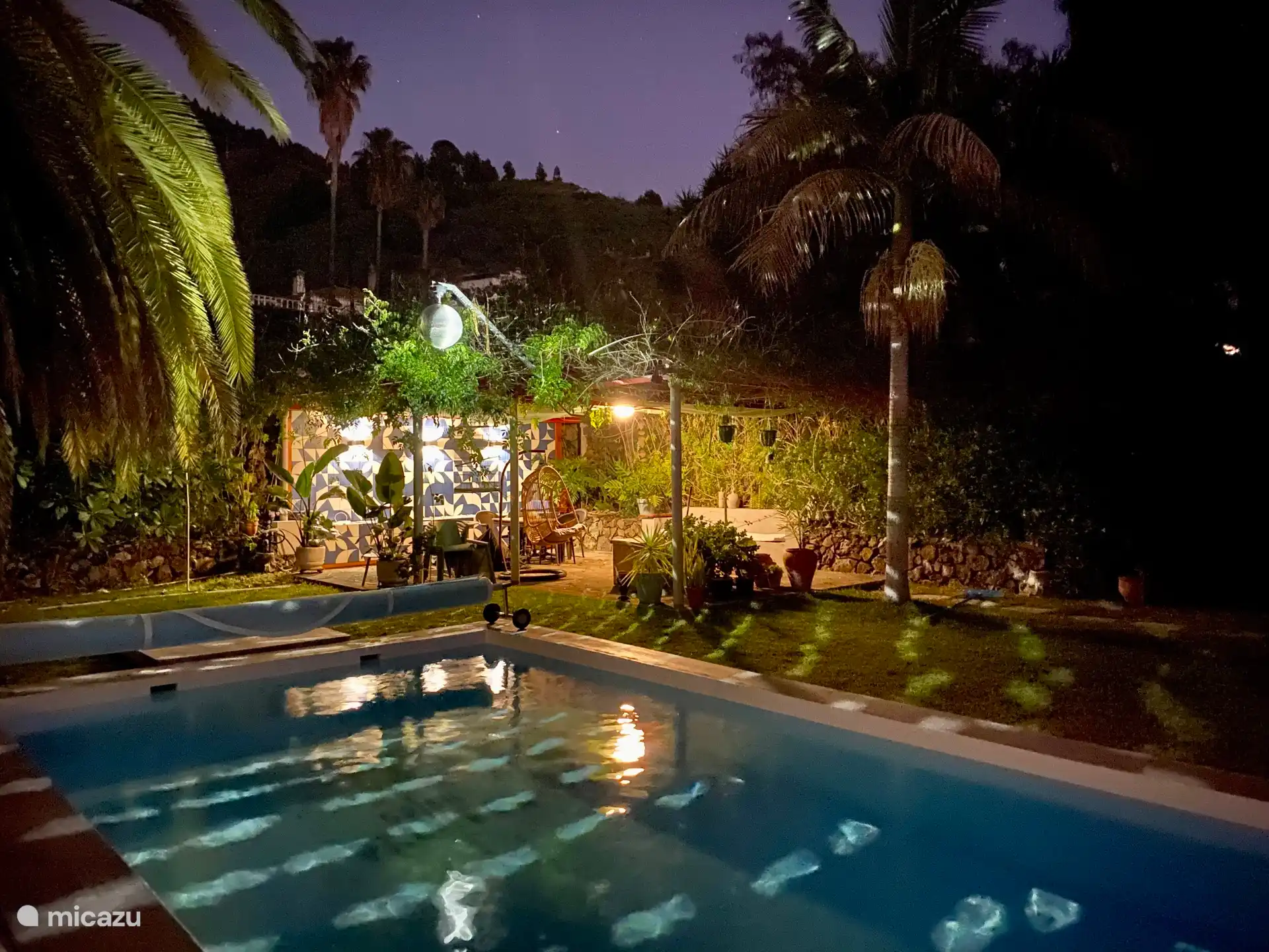 Abendstimmung am Pool