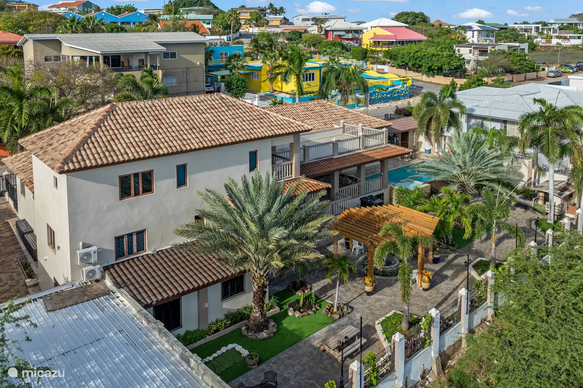 A fountain, sun and greenery – Villa Sophia's garden is your own mini-paradise