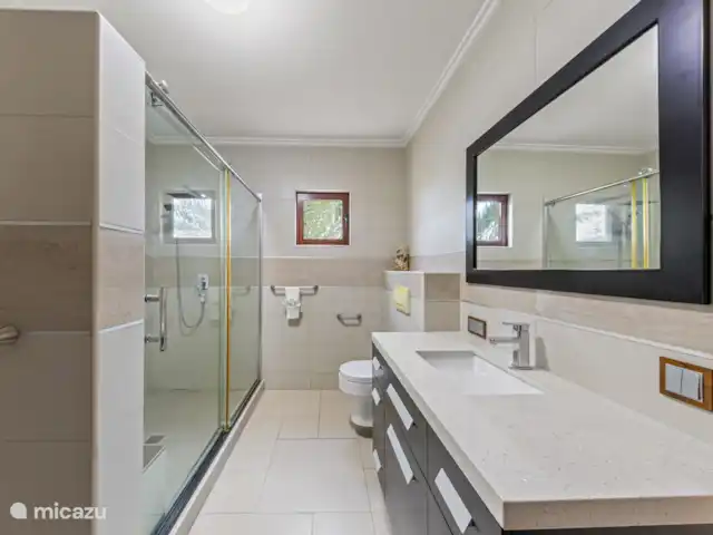 Villa Sophia | Curaçao, Banda Ariba (est), Vredenberg - villa Entrez et profitez d’une douche généreuse - agréable, spacieuse et rafraîchissante !