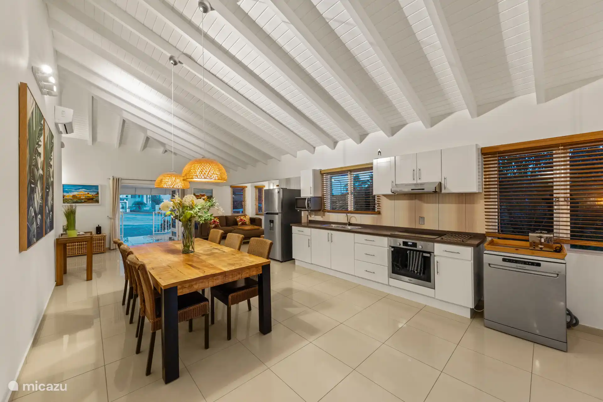 Geräumiges und attraktives Wohnzimmer