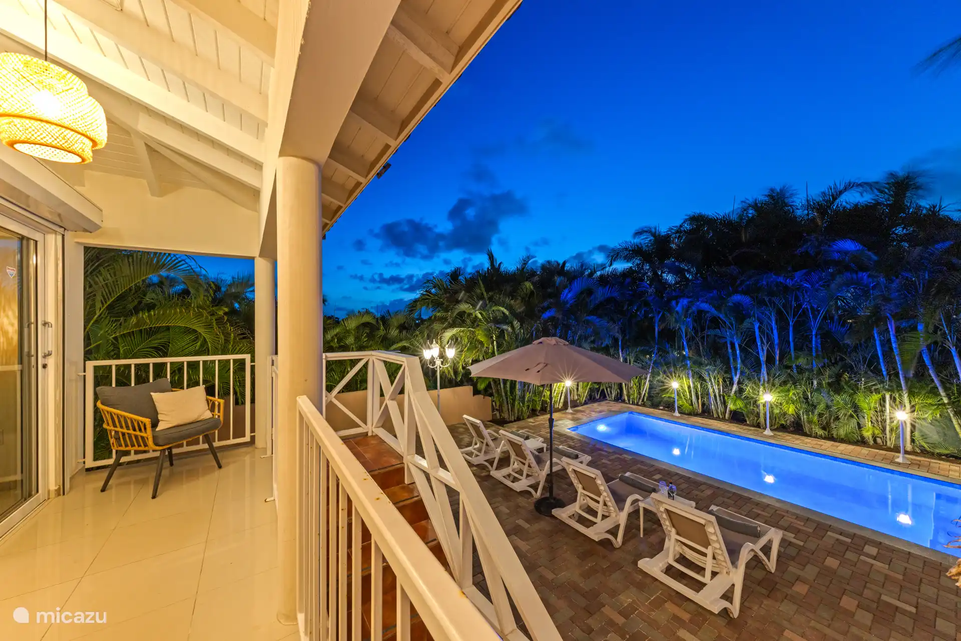 Abends ist unser Garten wunderschön beleuchtet