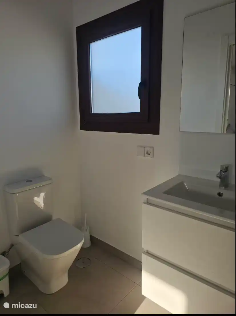 Baño en dormitorio en el segundo piso