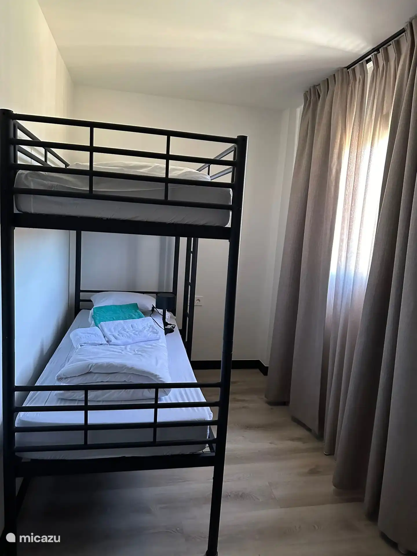 Schlafzimmer 2 mit einem Etagenbett, wirklich eine Party für die Kinder! 