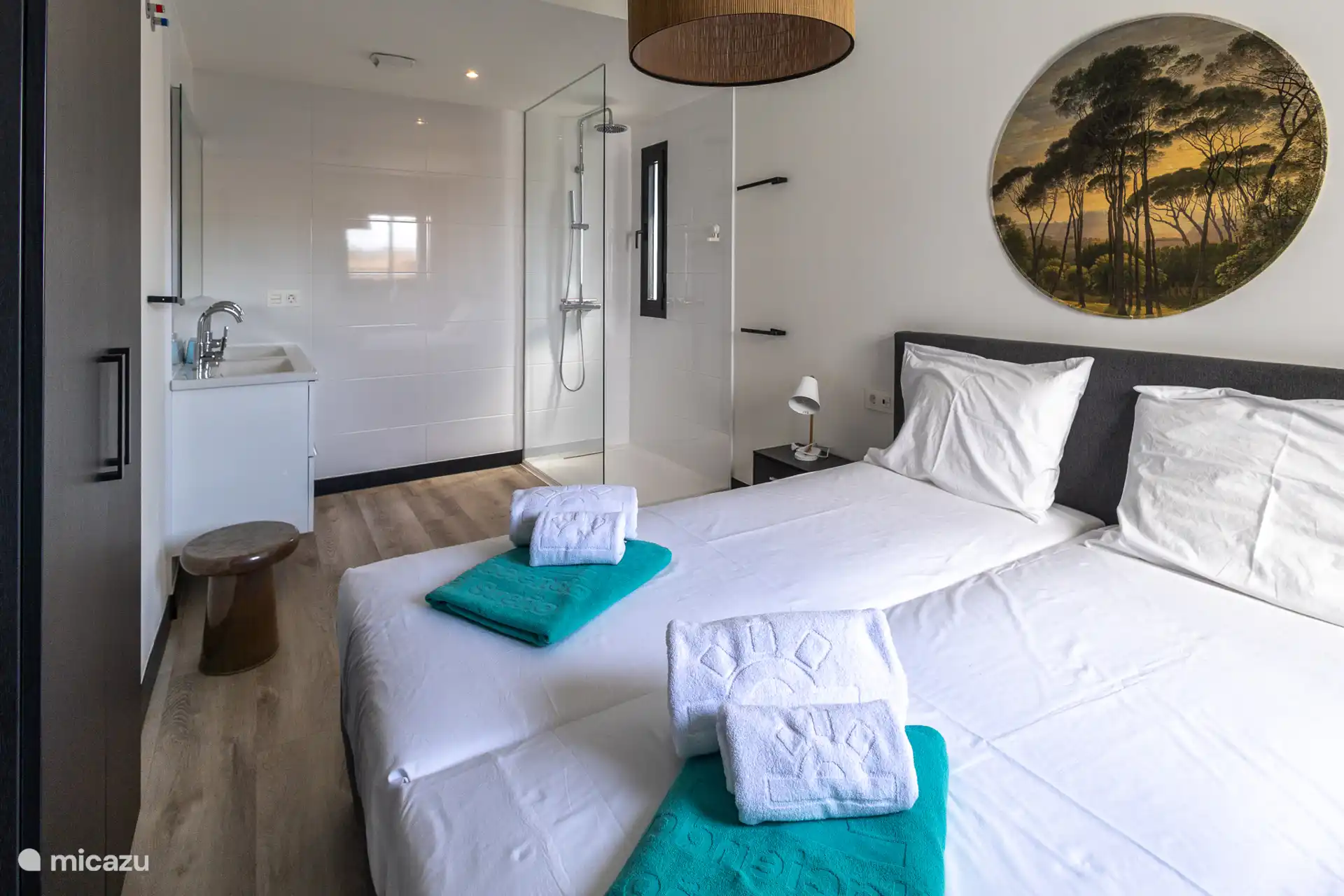 Hauptschlafzimmer mit eigenem Bad