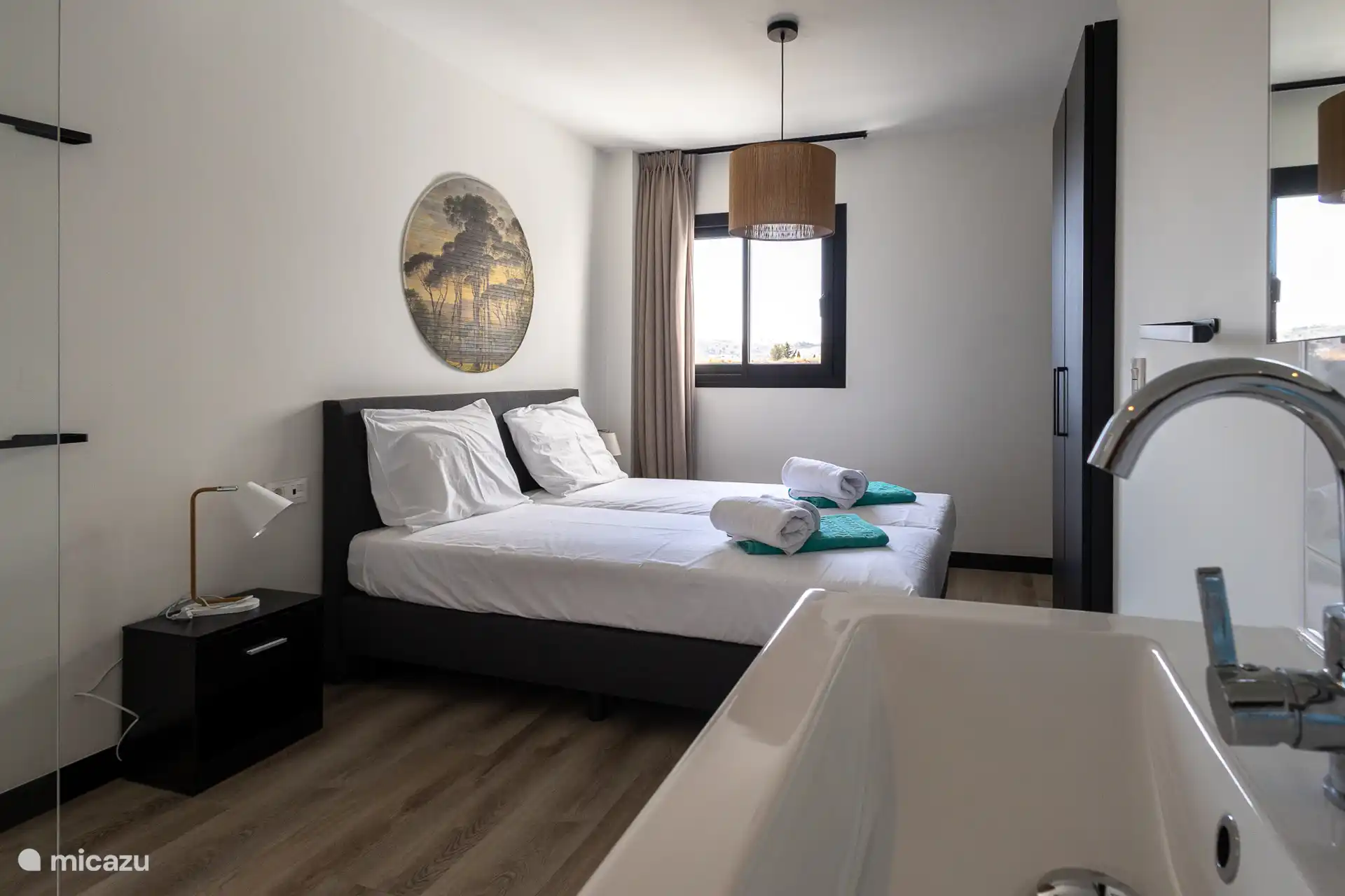 Hauptschlafzimmer mit eigenem Bad