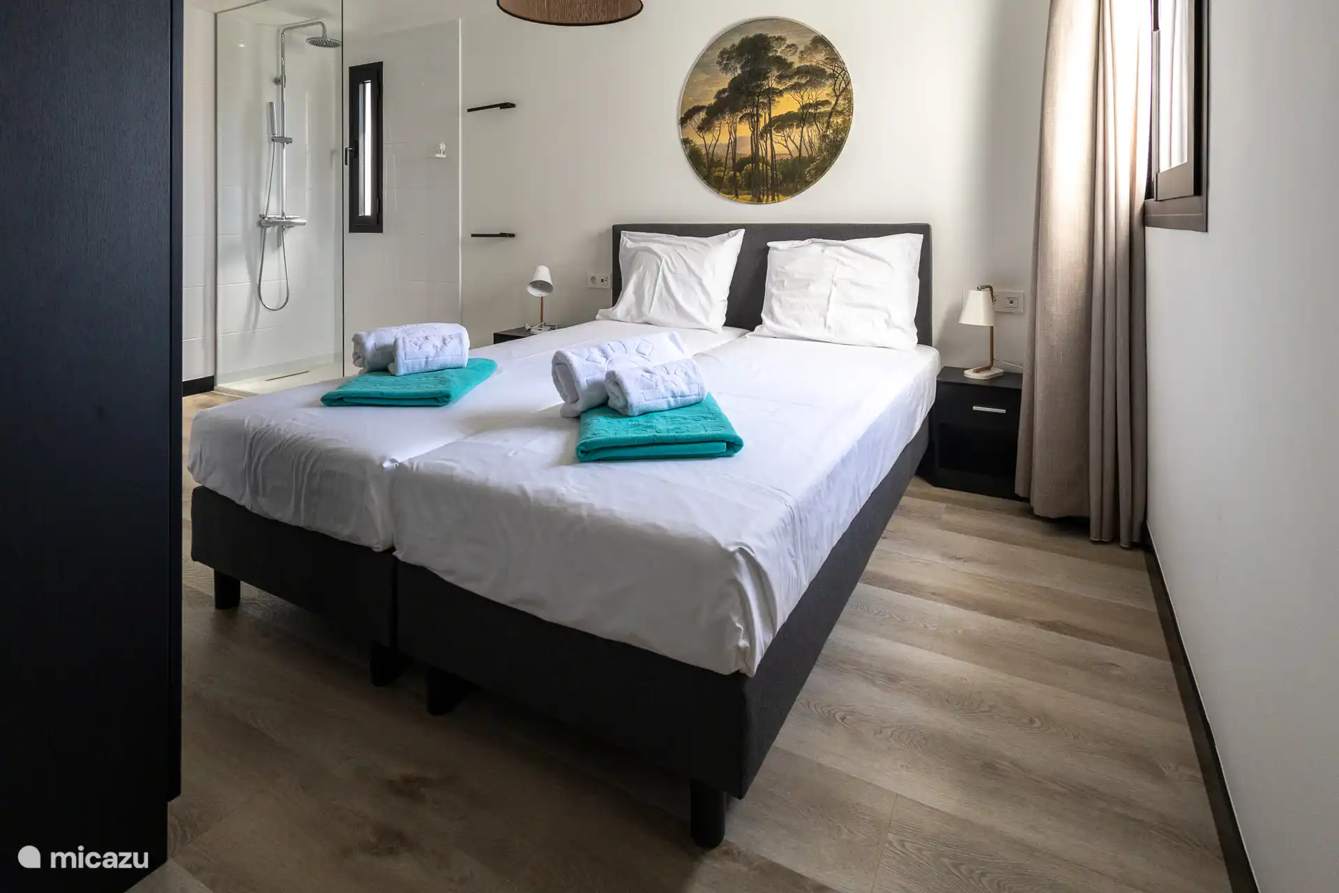 Hauptschlafzimmer mit eigenem Bad