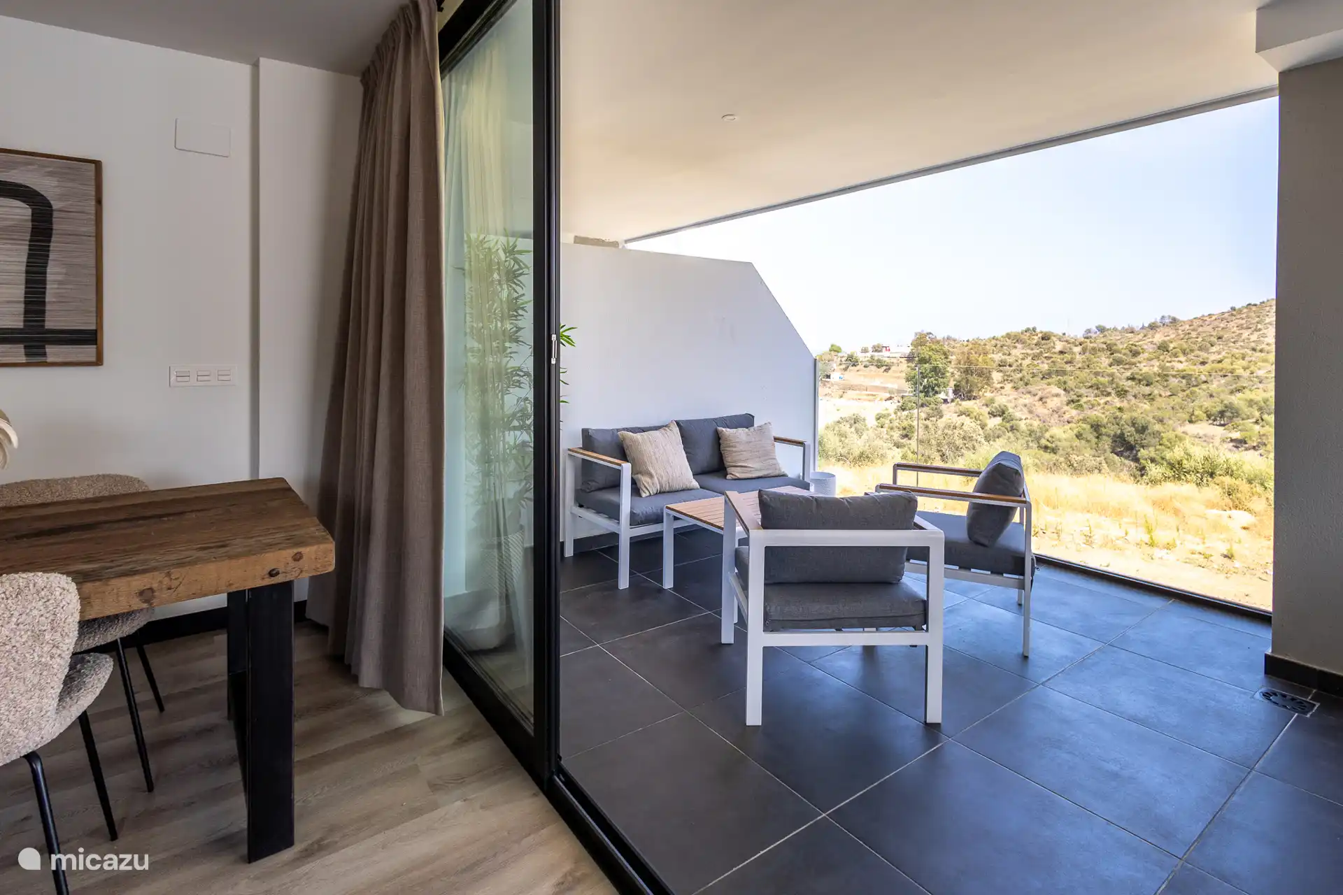 Zwielichtige Ecke mit Meerblick