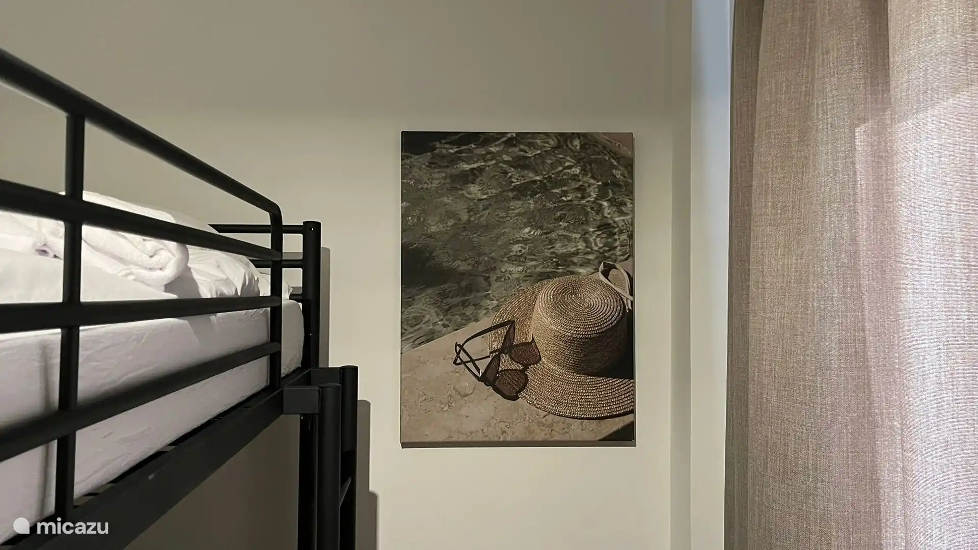 Schlafzimmer 2 mit einem Etagenbett, wirklich eine Party für die Kinder! 