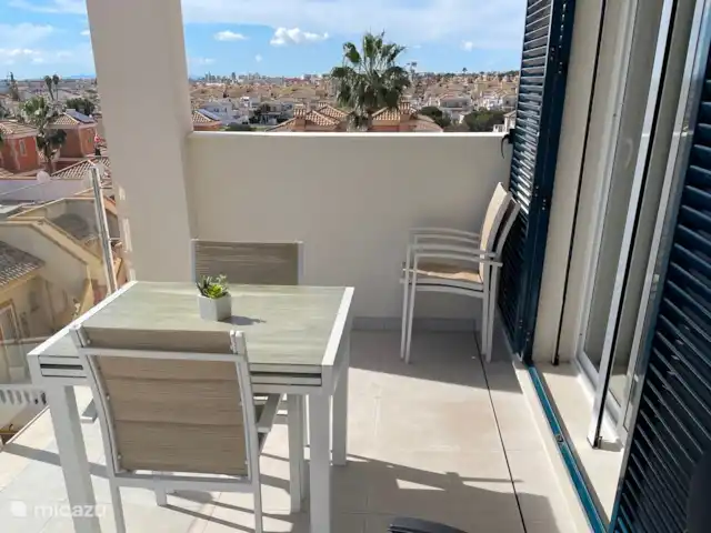 Turquesa del Mar - belle vue sur la mer | Espagne, Costa Blanca, Orihuela Costa - appartement La terrasse est située à l’angle du bâtiment, il y a donc du soleil du lever au coucher du soleil.