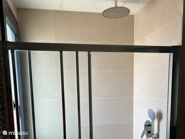 Casa Amanecer en España, Costa Blanca, Orihuela Costa - apartamento Los baños tienen una maravillosa ducha de lluvia