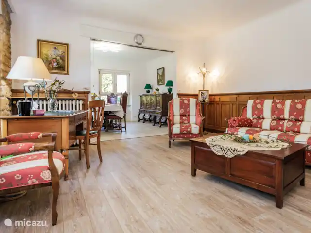 Villa les Deux Roues en Francia, Dordoña, Carsac - casa vacacional Salón