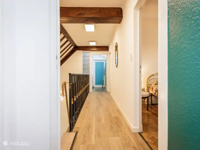 Villa les Deux Roues en Francia, Dordoña, Carsac - casa vacacional Pasillo de arriba