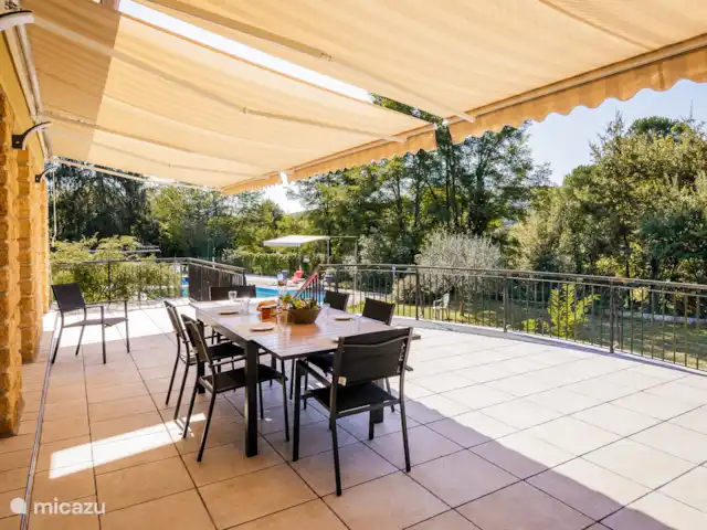 Villa les Deux Roues en Francia, Dordoña, Carsac - casa vacacional Terraza