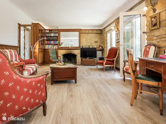 Villa les Deux Roues en Francia, Dordoña, Carsac - casa vacacional Salón
