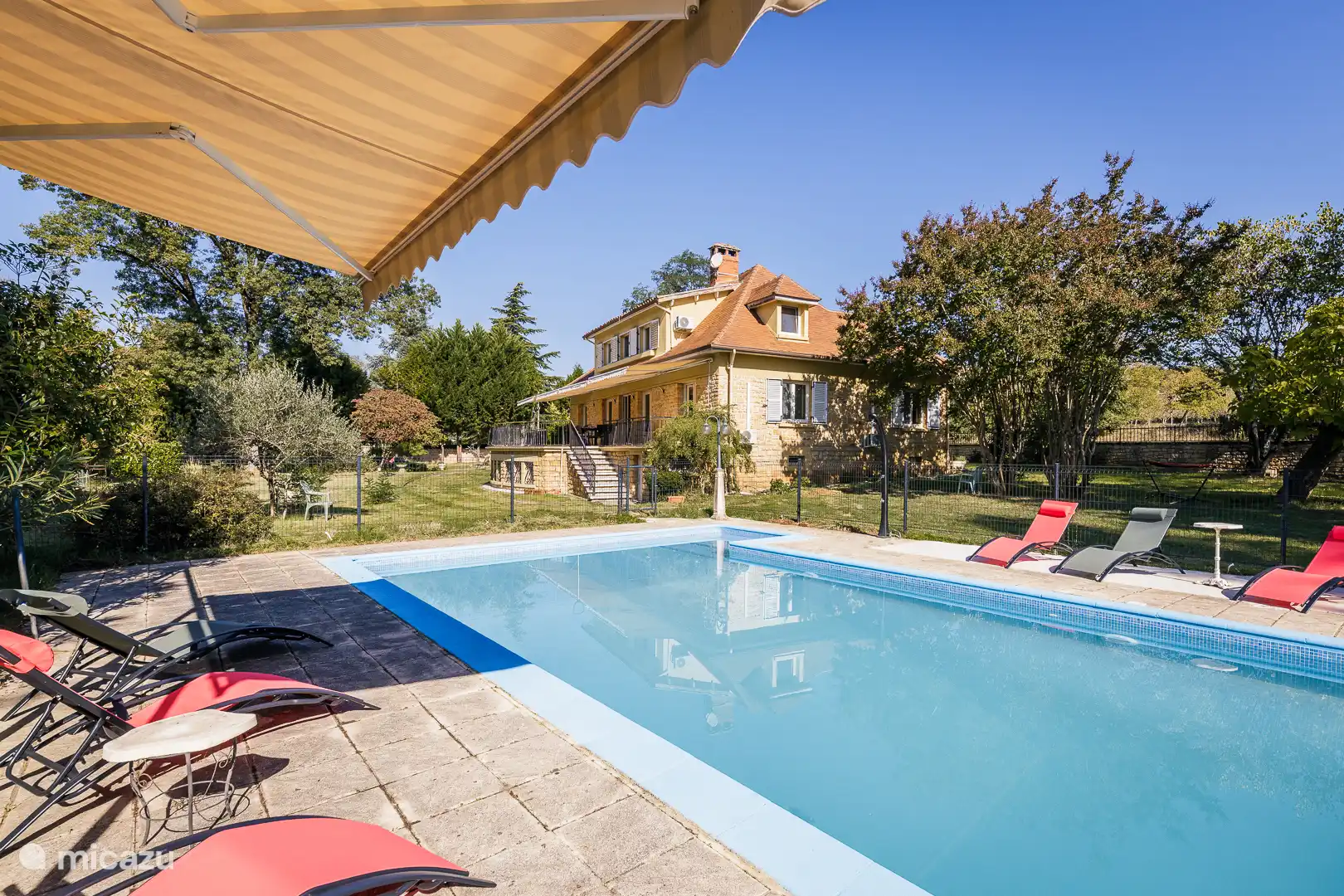 Privater Swimmingpool