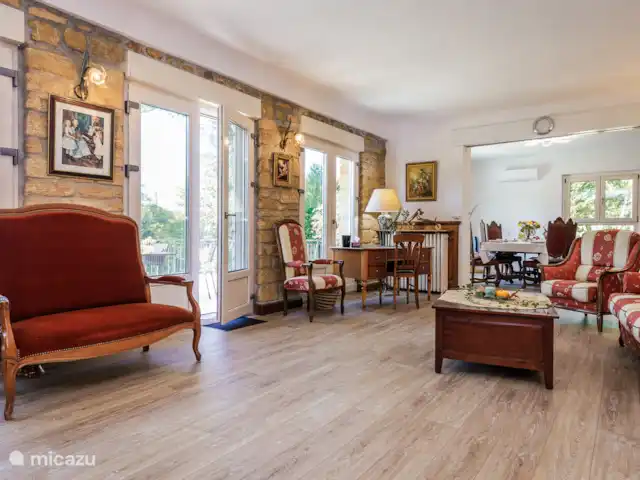 Villa les Deux Roues en Francia, Dordoña, Carsac - casa vacacional Salón