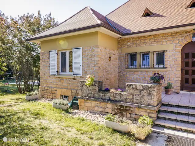Villa les Deux Roues en Francia, Dordoña, Carsac - casa vacacional Fachada de casa de vacaciones