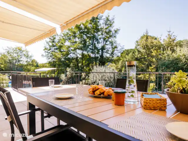 Villa les Deux Roues en Francia, Dordoña, Carsac - casa vacacional Terraza