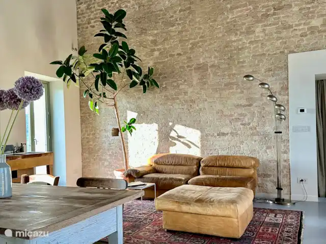 Bricco Aivè Belvedere - Réservé aux adultes | Italie, Piémont, Costigliole d'Asti - appartement Notre salotto confortable avec vue.