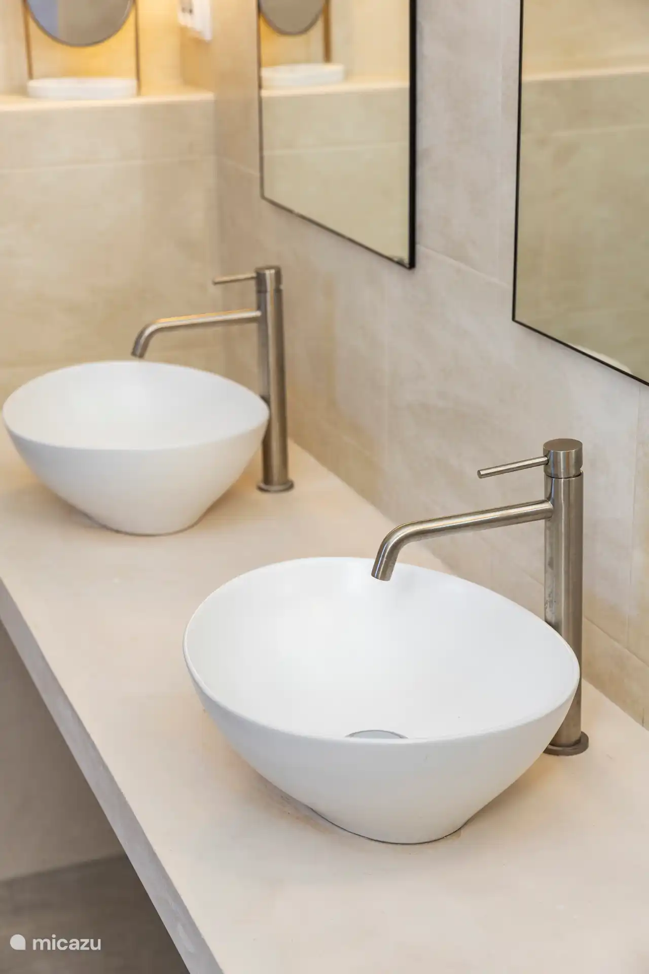 Badezimmer im Hauptschlafzimmer