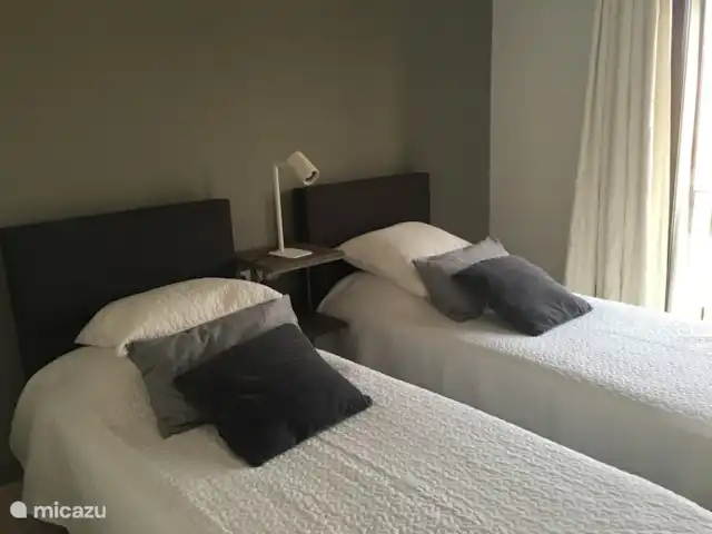 Los Granados del Mar | Espagne, Costa del Sol, Estepona - appartement 1 chambre dispose de 2 lits simples.
