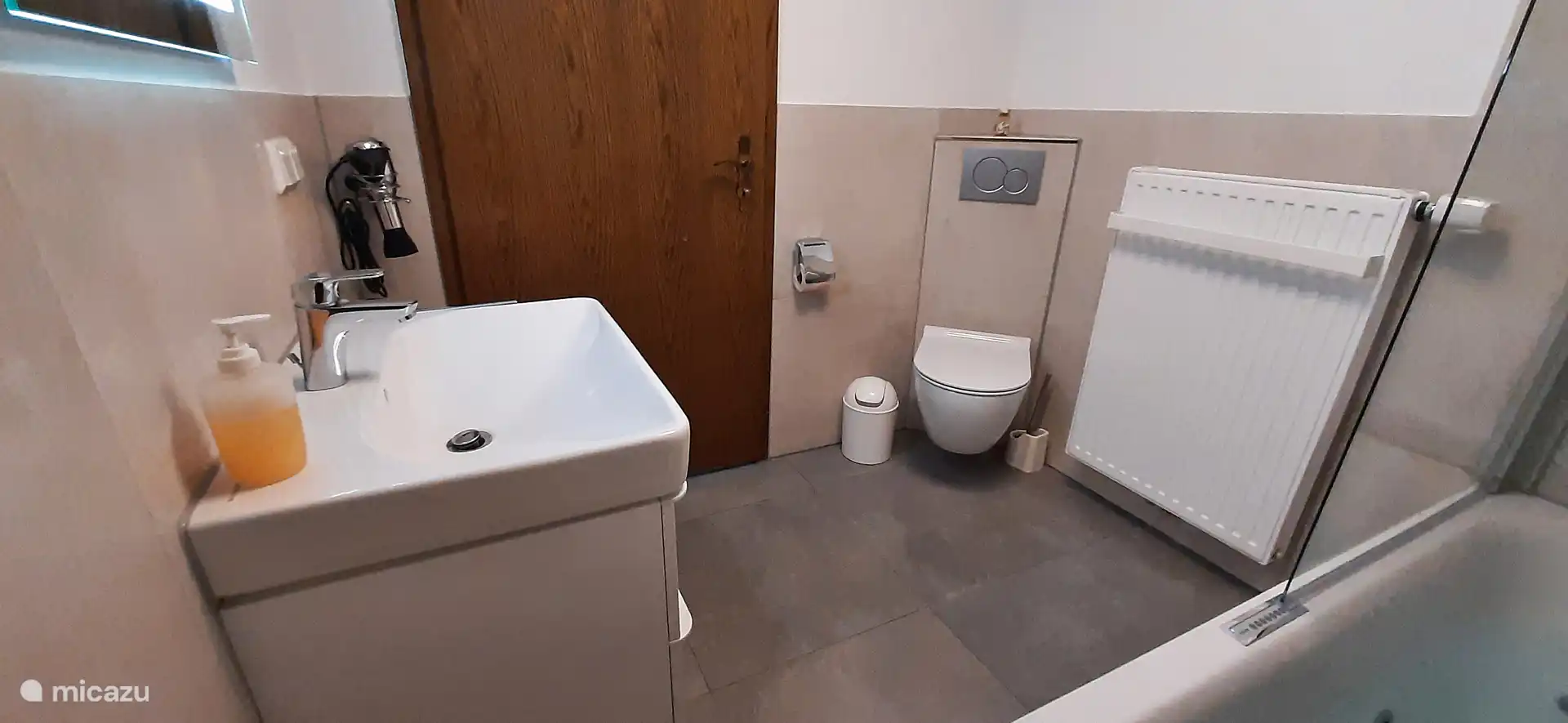 Bathroom ground floor